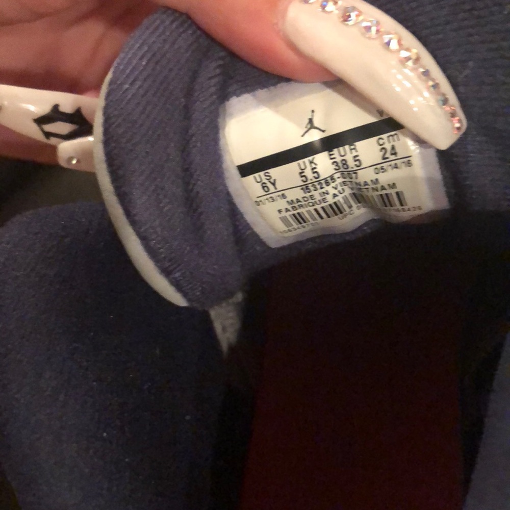 Jordan 12’s , barely worn excepting trades also - Picture 4 of 6